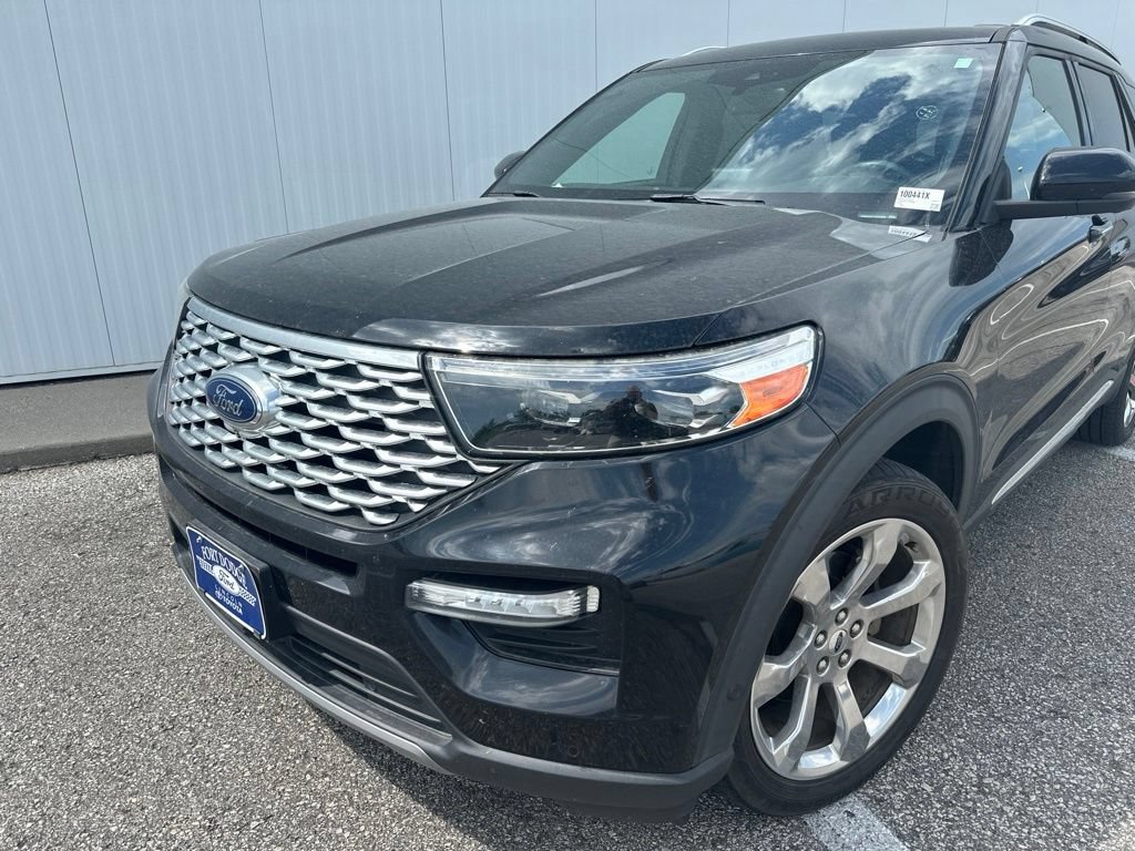 Certified 2020 Ford Explorer Platinum w/ Premium Technology Package AWD/4WD image 2