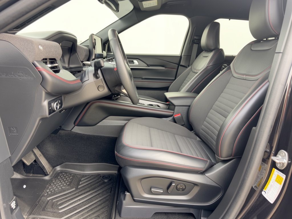 Certified 2025 Ford Explorer ST-Line w/ Premium Package RWD image 5