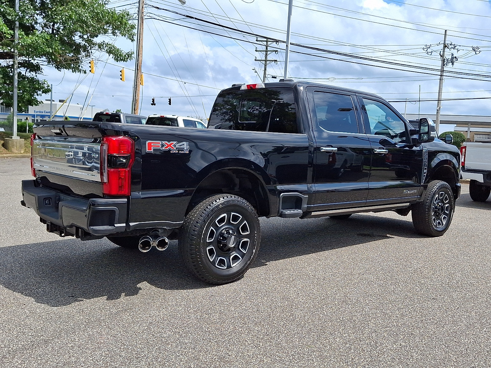 Certified 2024 Ford F250 Platinum w/ FX4 Off-Road Package AWD/4WD image 11