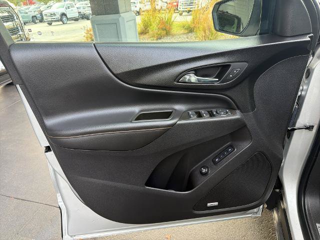Used 2021 Chevrolet Equinox Premier AWD/4WD image 16
