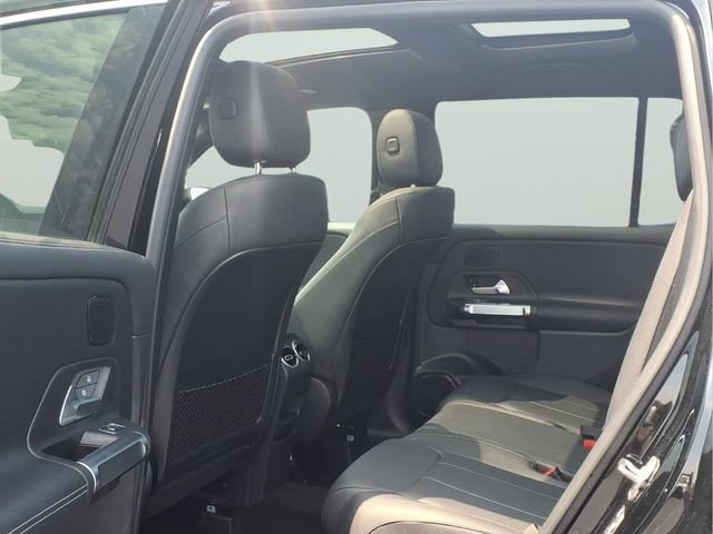 Used 2024 Mercedes-Benz GLB 250 4MATIC w/ Exclusive Package image 14