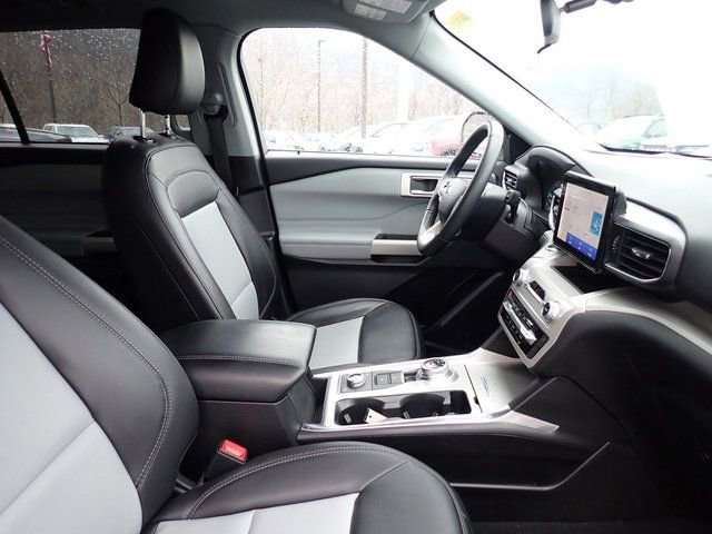 Certified 2023 Ford Explorer XLT w/ Equipment Group 202A AWD/4WD image 11