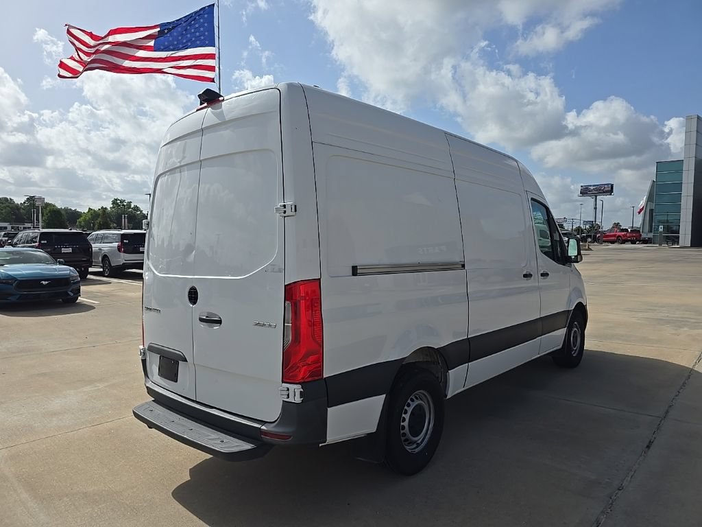 Used 2024 Mercedes-Benz Sprinter 2500 image 13