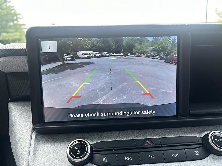 Certified 2022 Ford Maverick XLT w/ Equipment Group 300A Standard AWD/4WD image 16