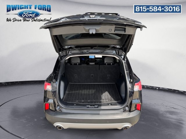 Certified 2022 Ford Escape Titanium AWD/4WD image 18