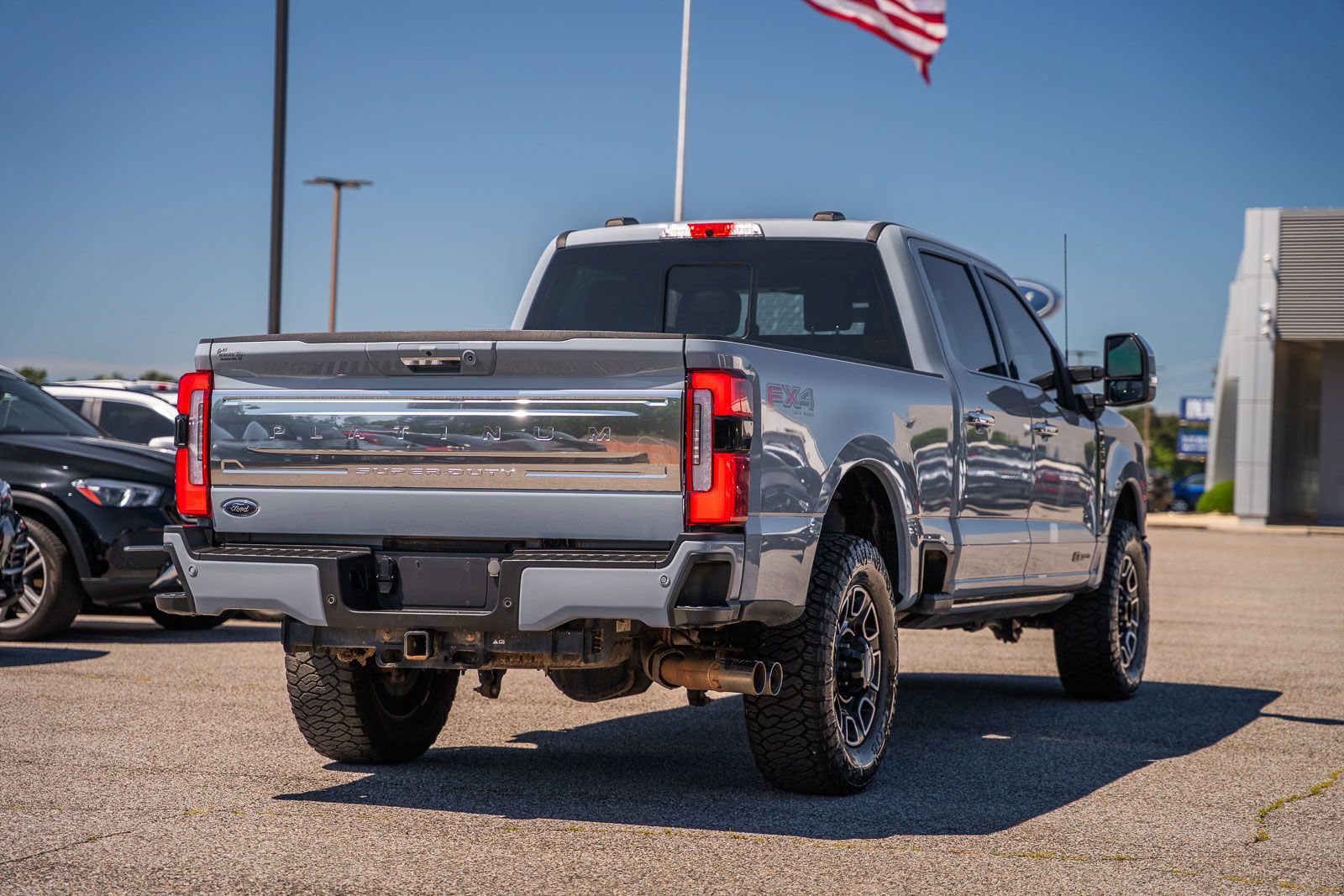Certified 2024 Ford F250 Platinum w/ FX4 Off-Road Package AWD/4WD image 7