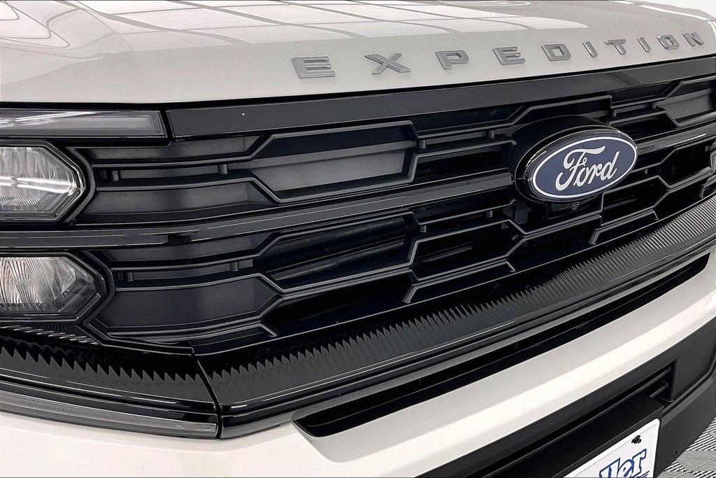 Certified 2025 Ford Expedition Active AWD/4WD image 29