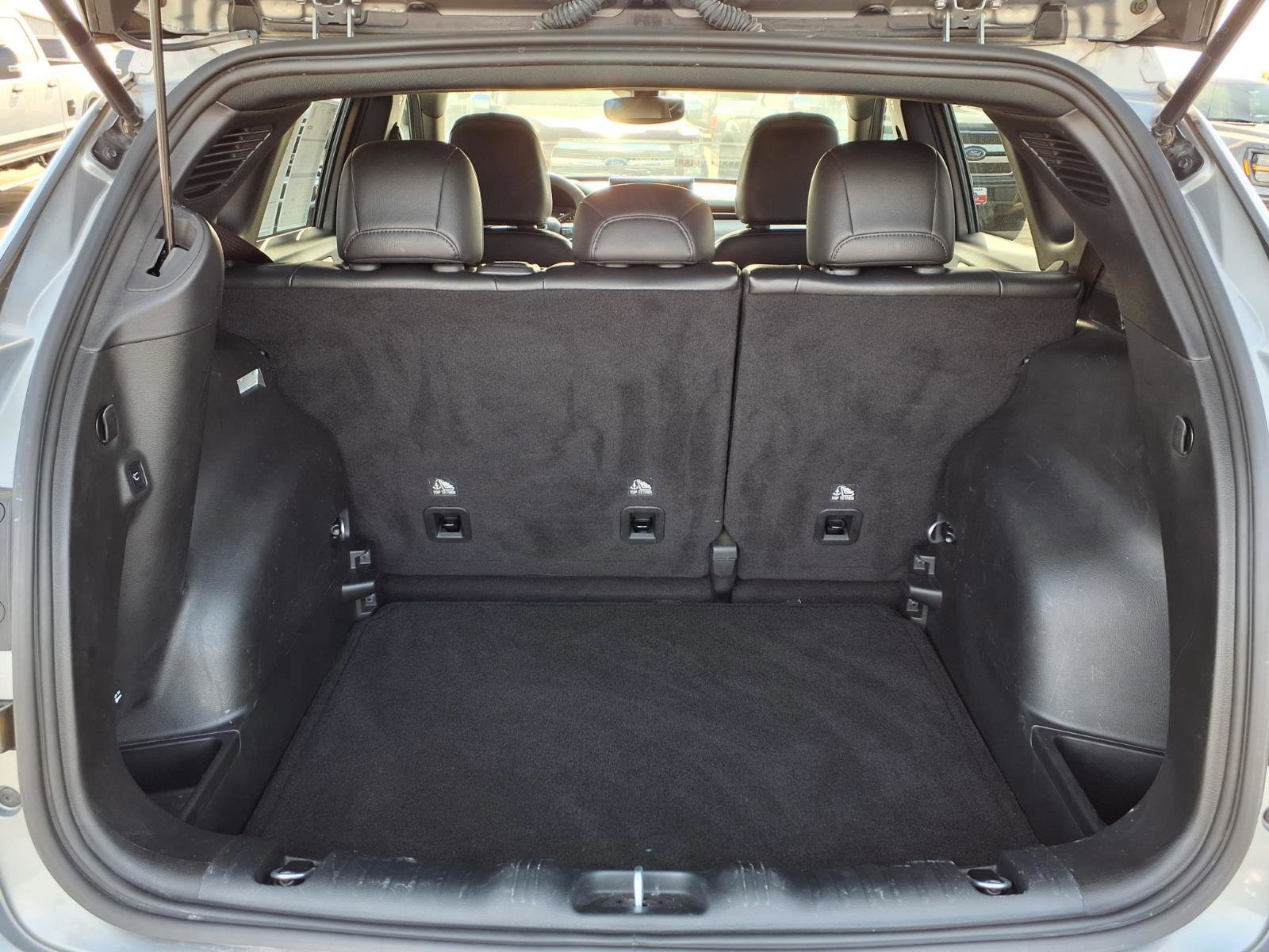 Used 2023 Jeep Compass Latitude image 12