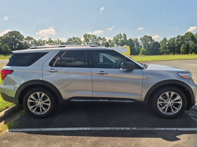 Certified 2021 Ford Explorer Limited w/ Equipment Group 301A RWD image 3