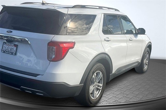 Certified 2021 Ford Explorer XLT w/ Equipment Group 202A image 4