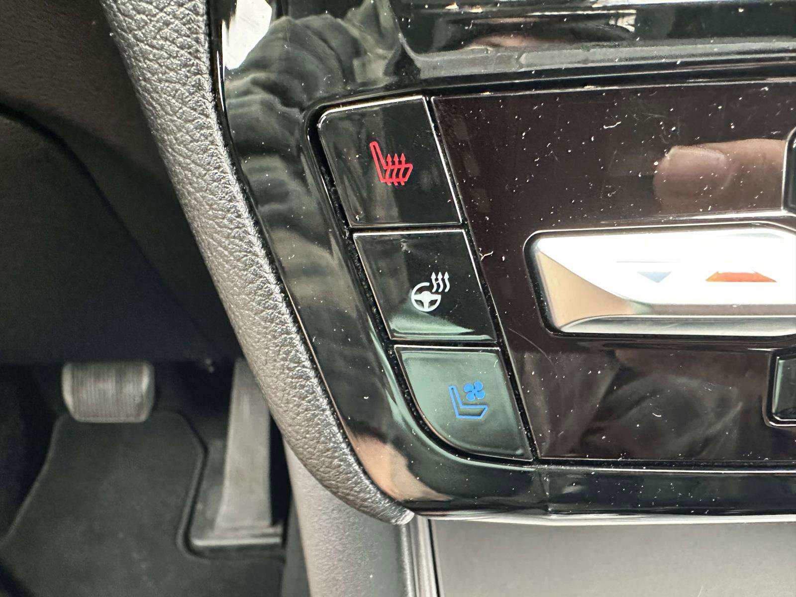 Certified 2021 Ford Explorer Limited w/ Equipment Group 301A image 26