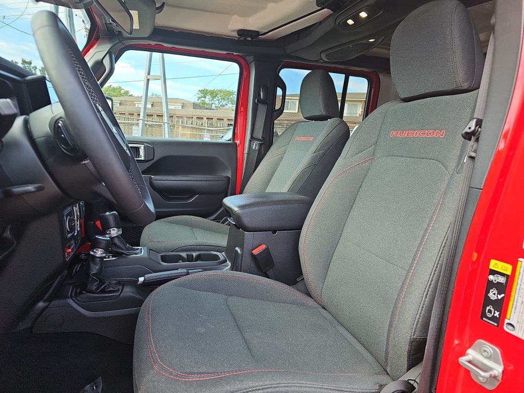 Used 2025 Jeep Wrangler Unlimited Rubicon AWD/4WD image 14