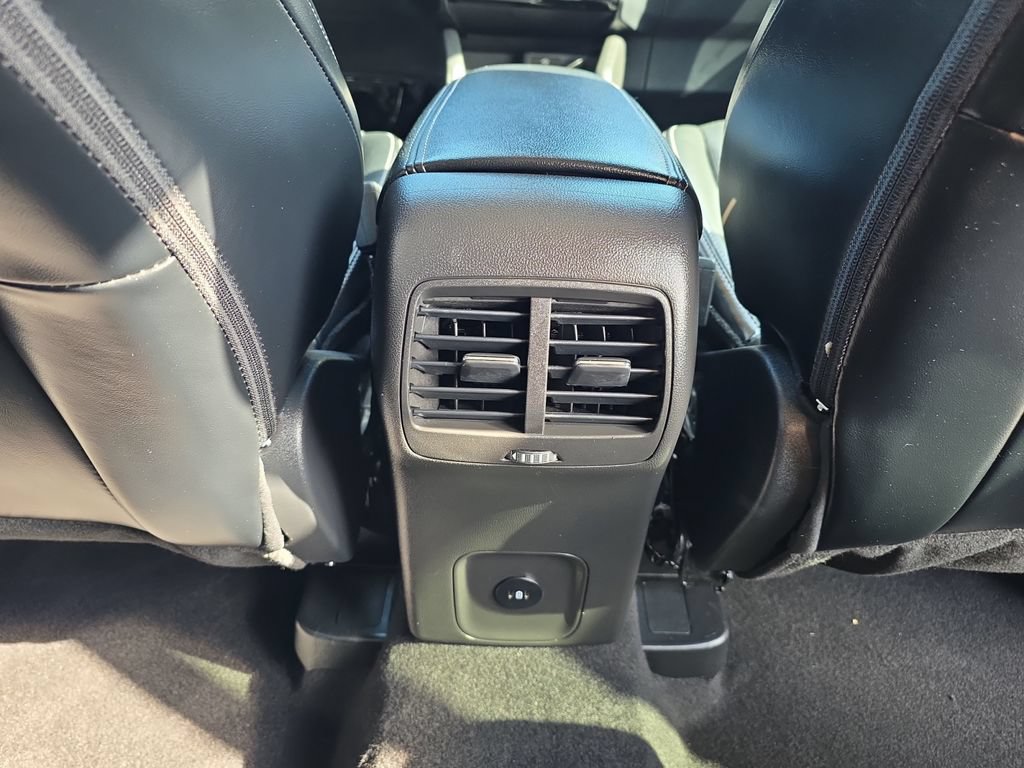 Certified 2025 Ford Escape Platinum AWD/4WD image 13