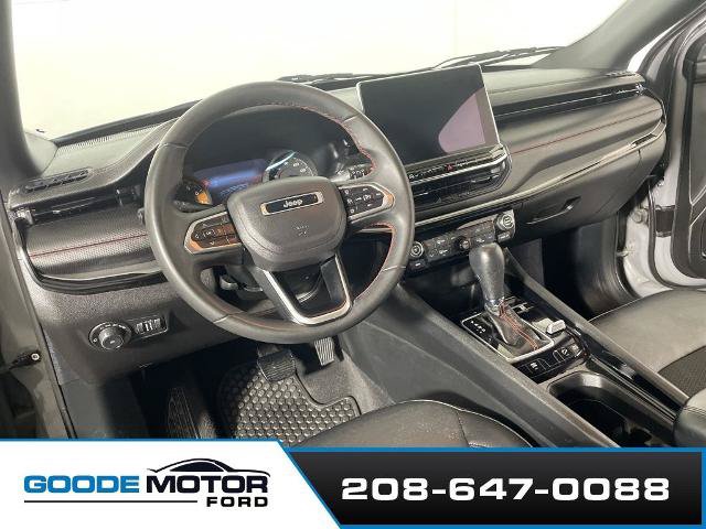 Used 2024 Jeep Compass Trailhawk AWD/4WD image 8