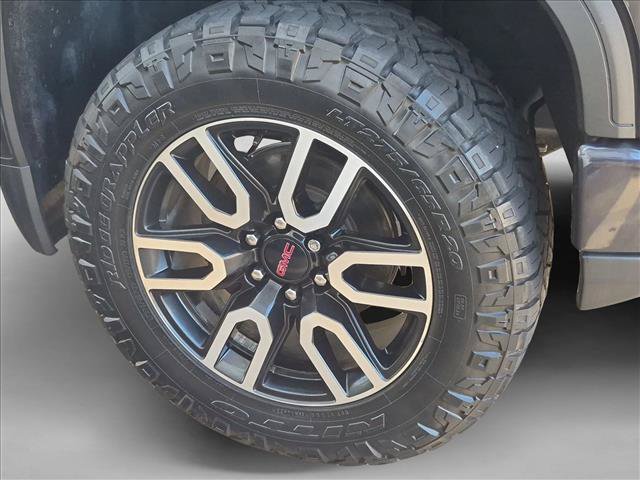 Used 2022 GMC Sierra 1500 AT4 w/ AT4 Premium Package AWD/4WD image 23