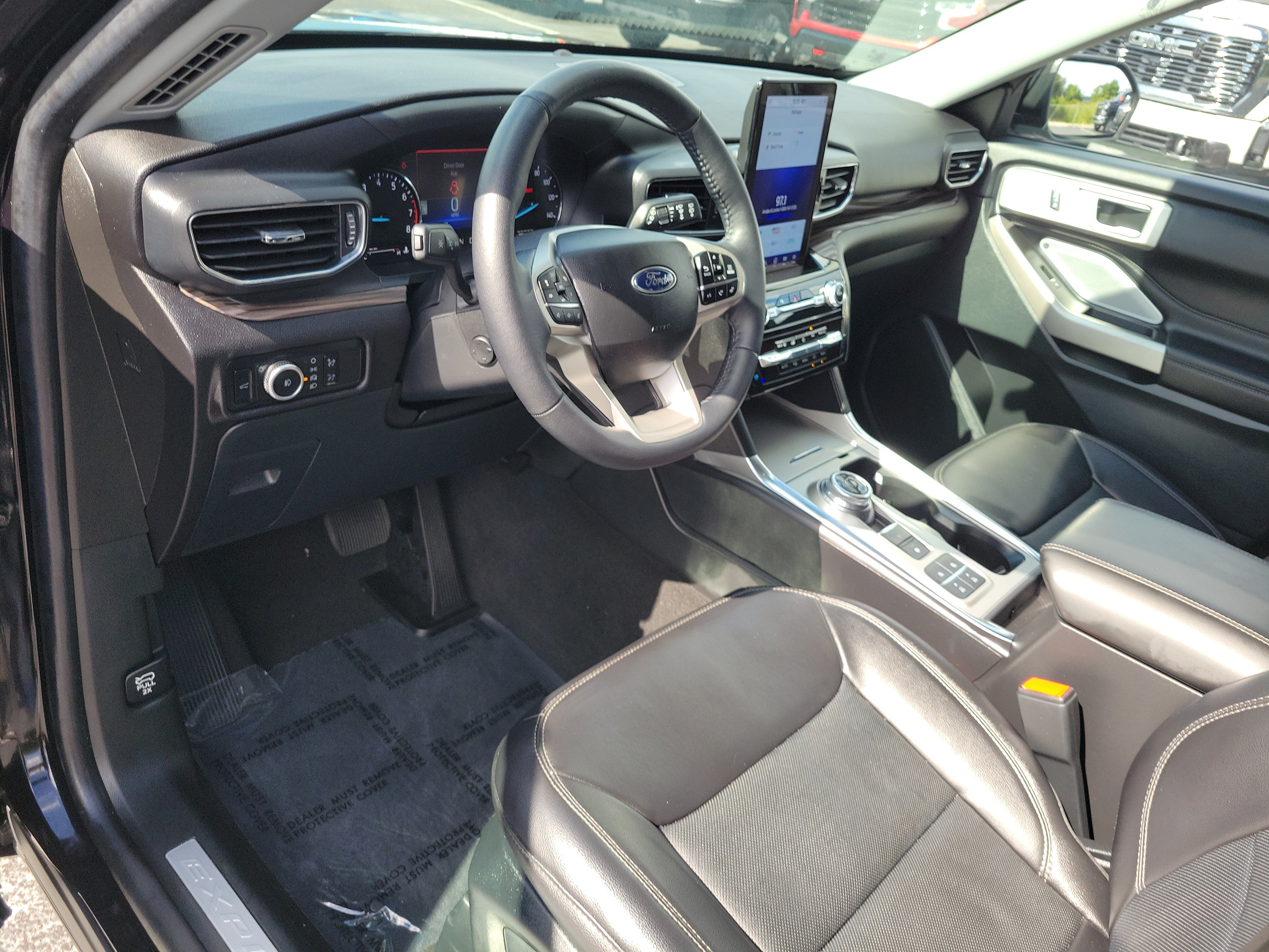 Certified 2023 Ford Explorer Limited w/ Limited Technology Package RWD image 22
