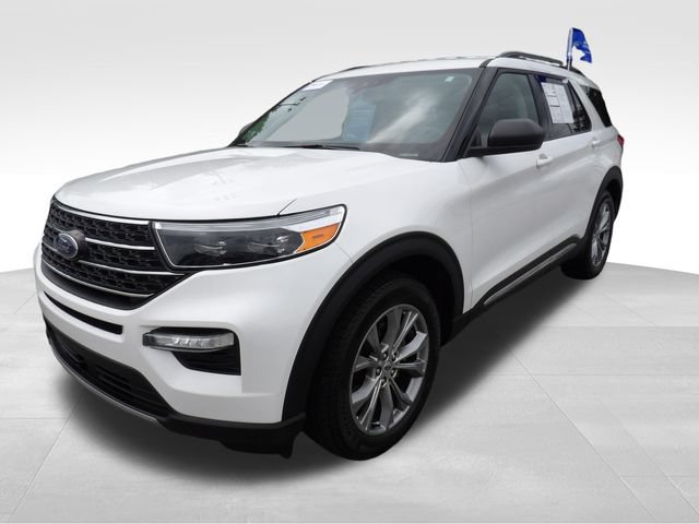 Certified 2022 Ford Explorer XLT w/ Equipment Group 202A RWD image 3
