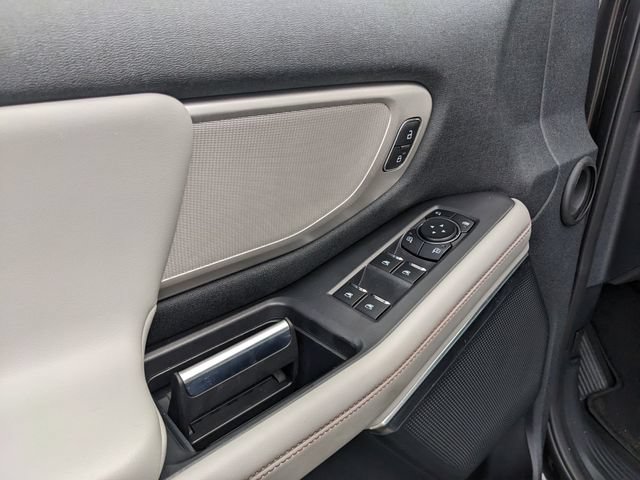 Certified 2025 Ford Expedition Active AWD/4WD image 23