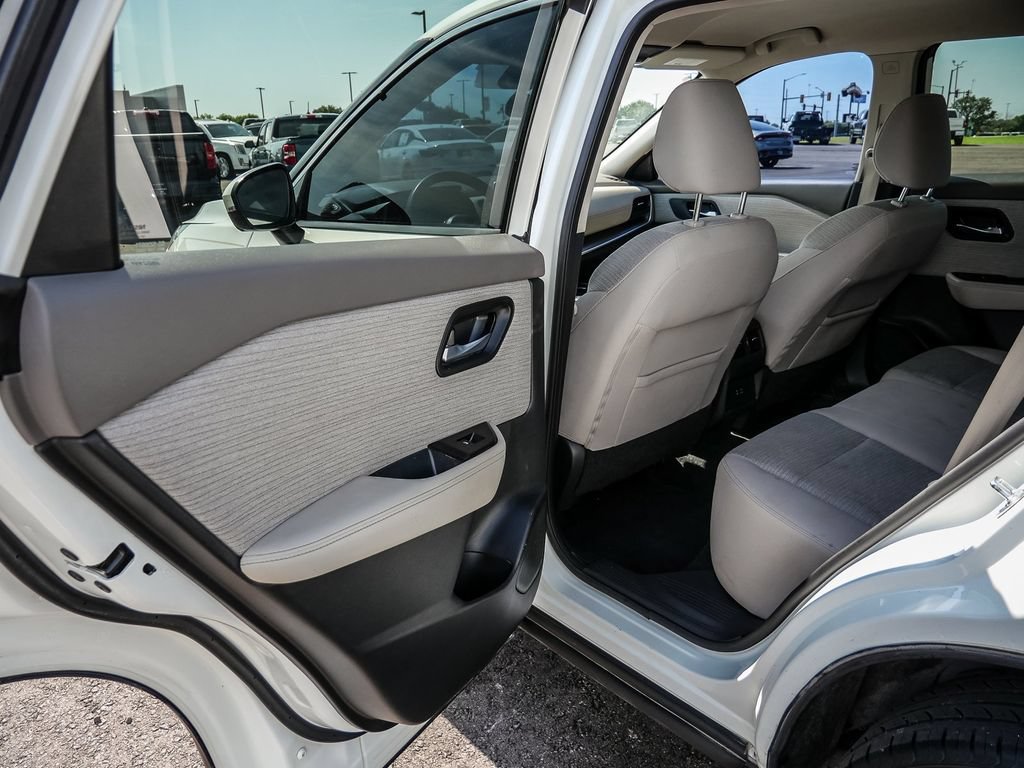 Used 2021 Nissan Rogue SV FWD image 76