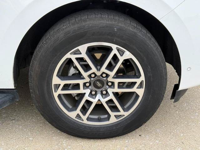 Certified 2025 Ford Expedition Active AWD/4WD image 7