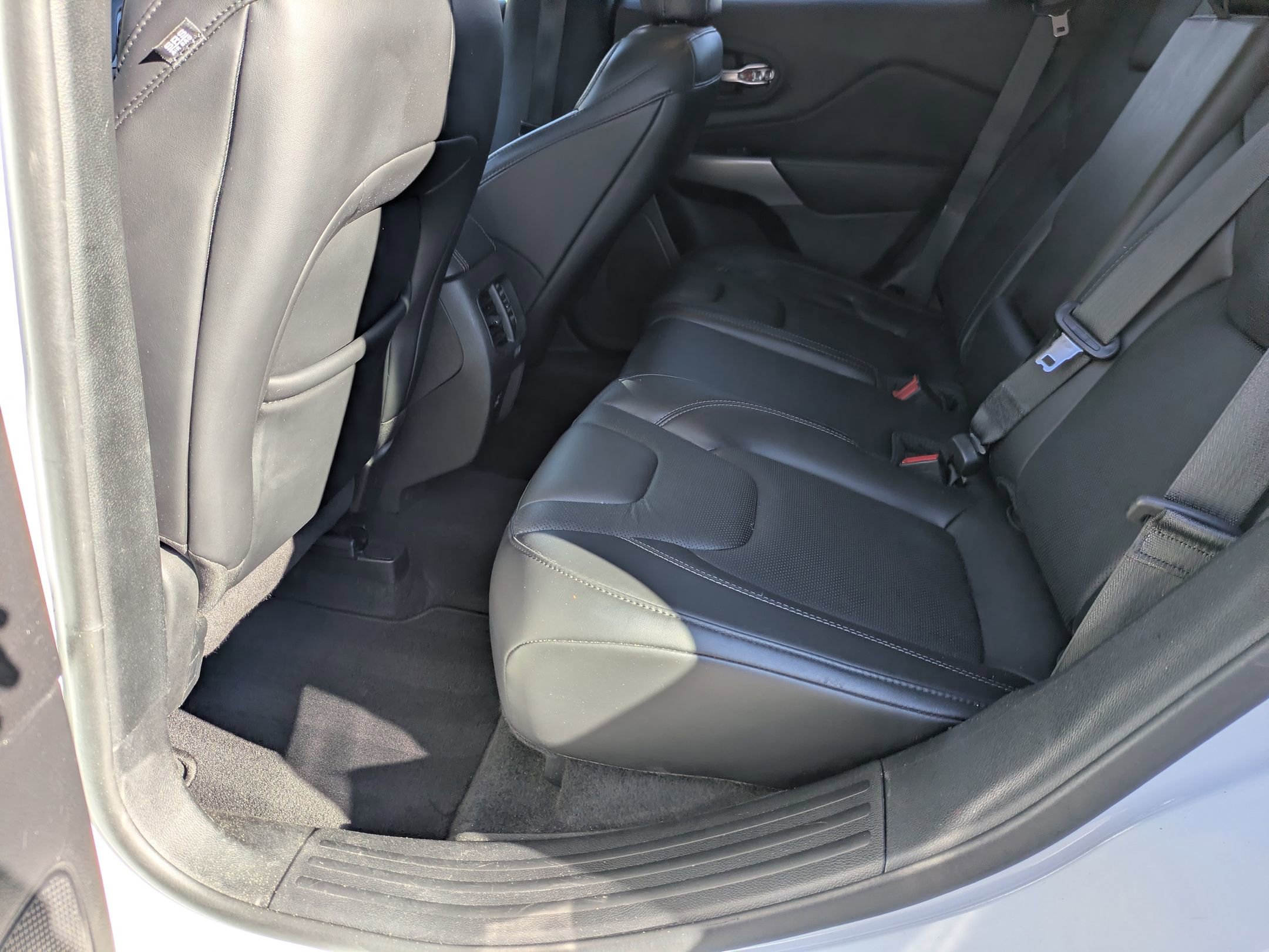 Used 2021 Jeep Cherokee Latitude Lux w/ Trailer Tow Group image 26