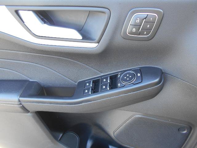 Certified 2025 Ford Escape Platinum AWD/4WD image 5