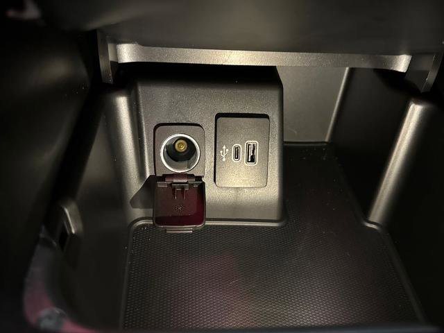 Certified 2025 Ford Explorer ST RWD image 29
