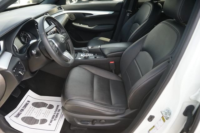 Used 2021 INFINITI QX50 Luxe w/ Appearance Package AWD/4WD image 9