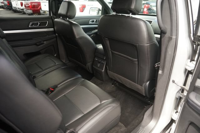 Certified 2017 Ford Explorer XLT w/ Equipment Group 202A FWD image 16