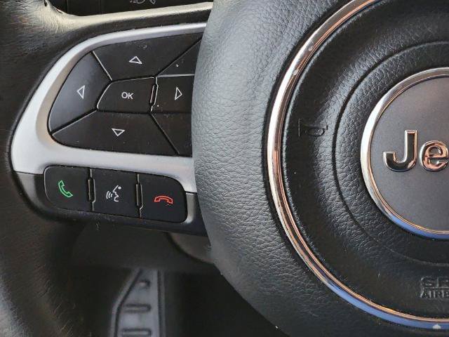 Used 2017 Jeep Renegade Latitude FWD image 13