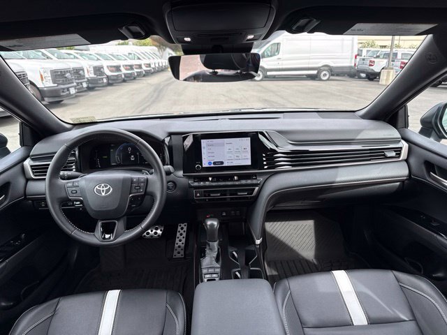 Used 2025 Toyota Camry SE FWD image 19