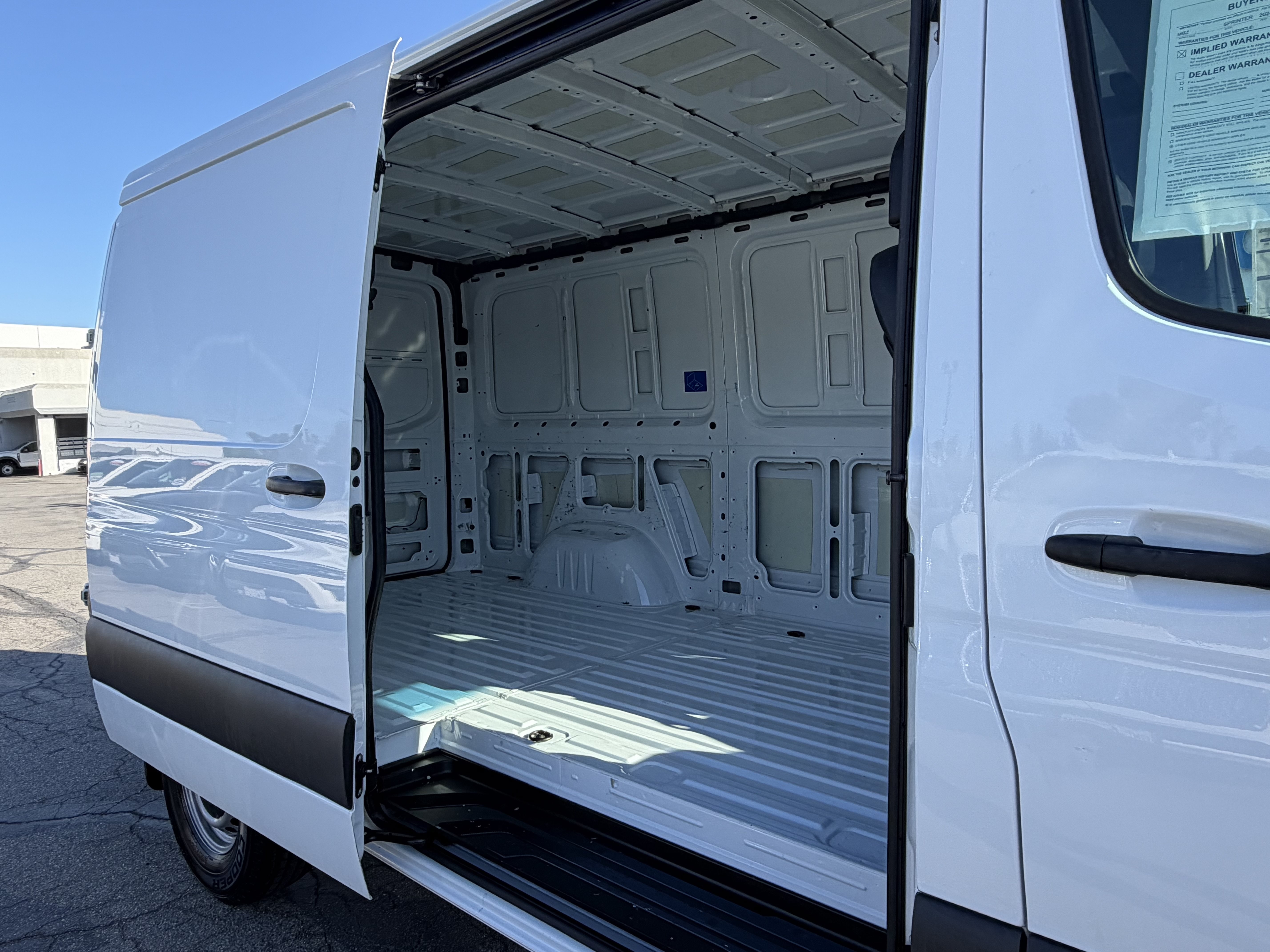 Used 2024 Mercedes-Benz Sprinter 2500 image 10