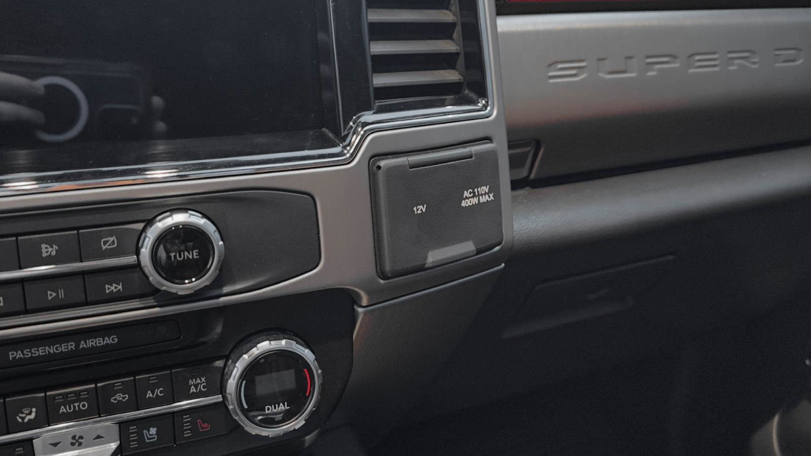 Certified 2022 Ford F350 Platinum w/ FX4 Off-Road Package image 23