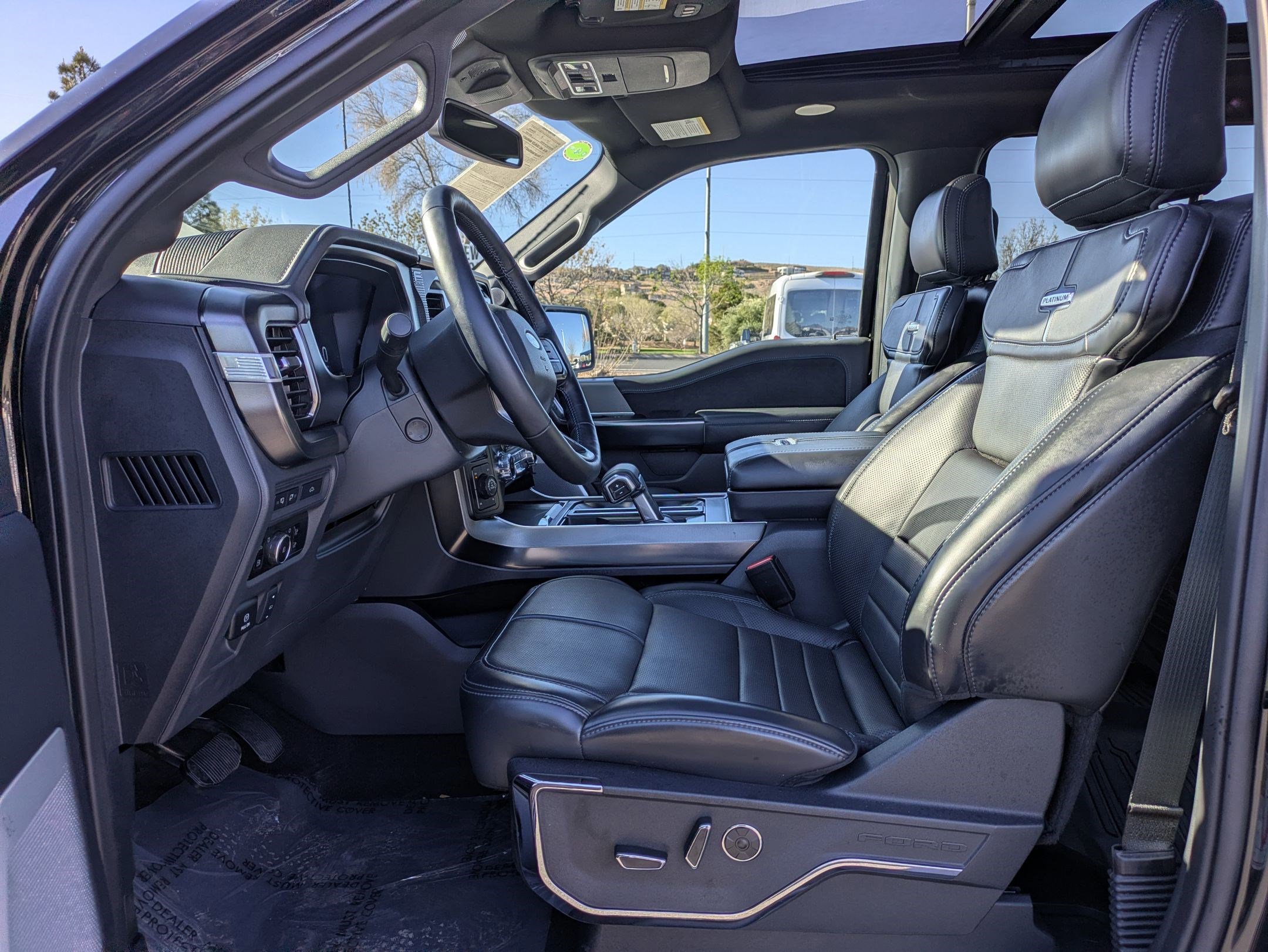 Certified 2024 Ford F150 Platinum w/ Equipment Group 702A High AWD/4WD image 17