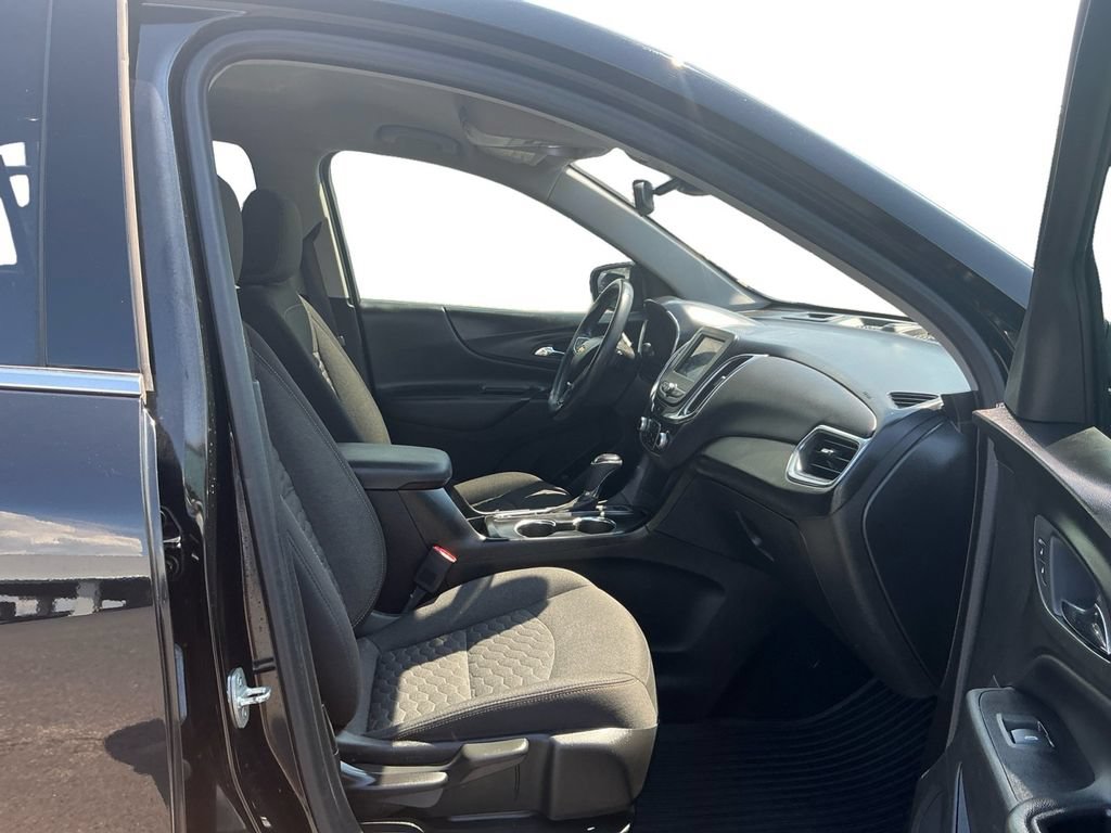 Used 2020 Chevrolet Equinox LT w/ Driver Convenience Package AWD/4WD image 22