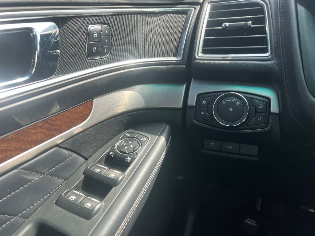 Certified 2017 Ford Explorer Platinum image 14