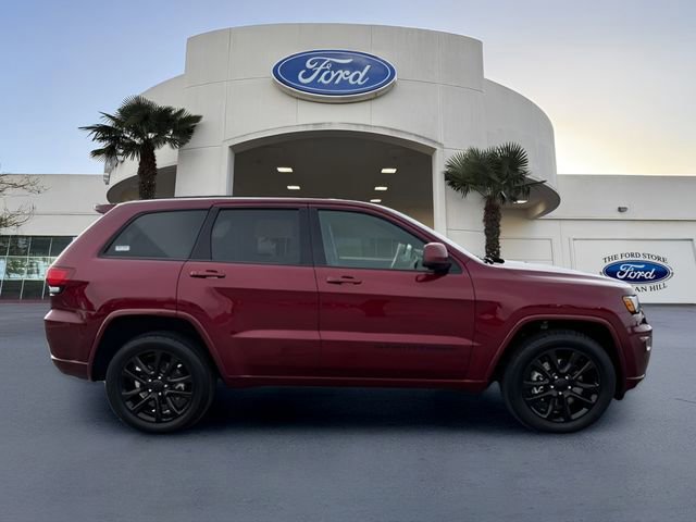 Used 2021 Jeep Grand Cherokee Laredo X image 2