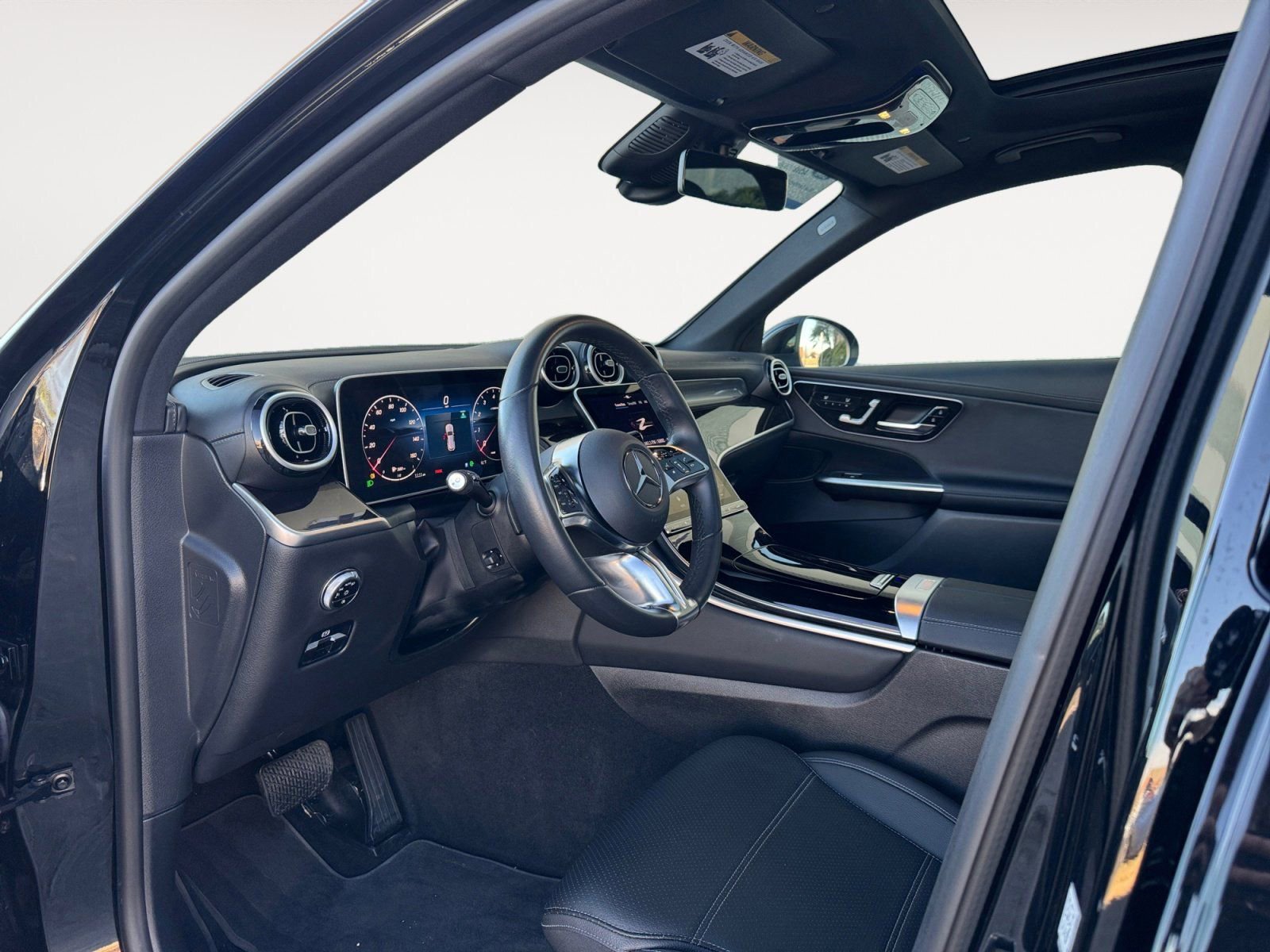 Used 2025 Mercedes-Benz GLC 300 GLC 300 image 9