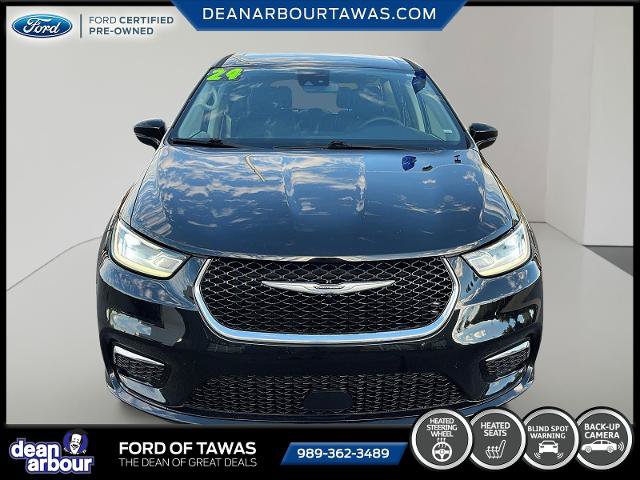 Used 2024 Chrysler Pacifica Touring-L FWD image 15