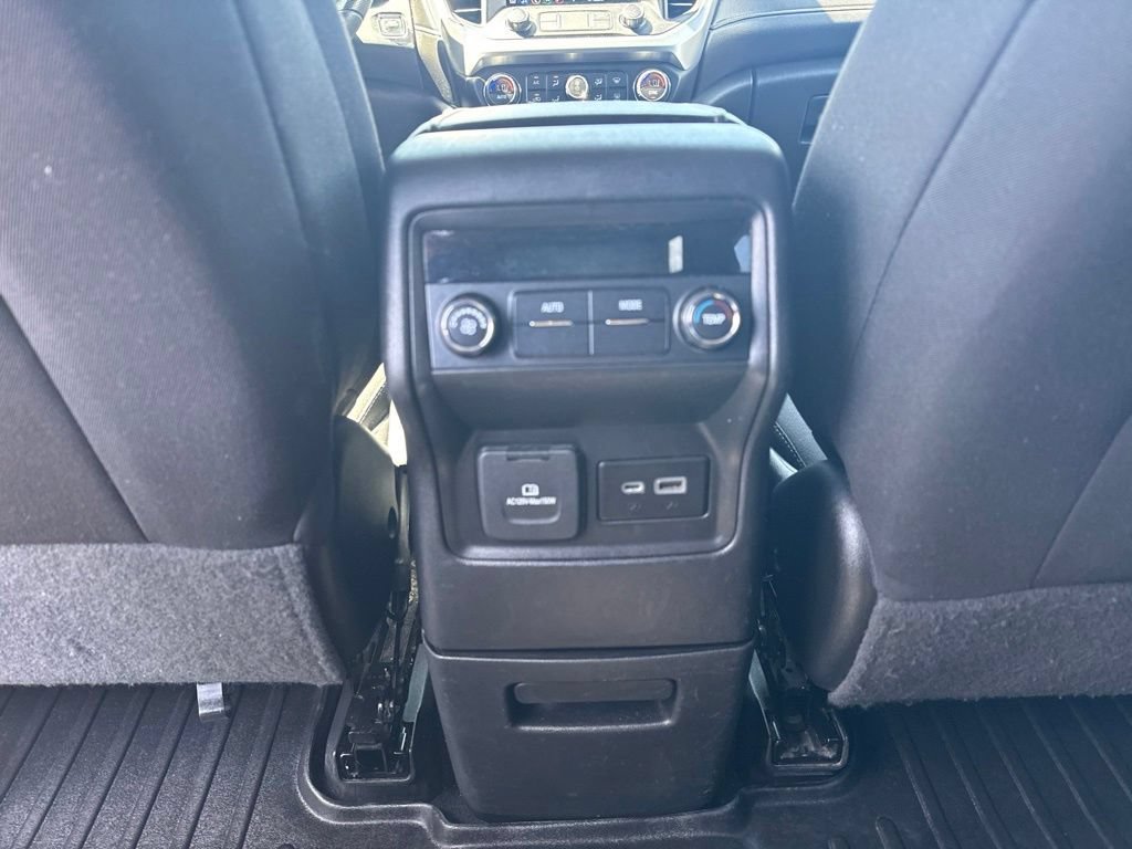 Used 2021 GMC Acadia SLE w/ Driver Convenience Package FWD image 17