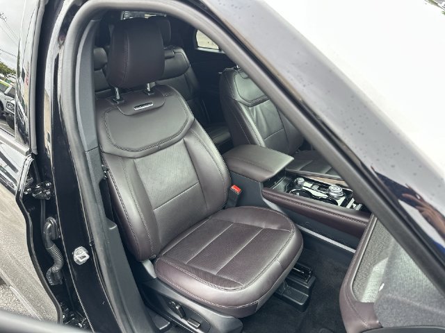 Certified 2025 Ford Explorer Platinum RWD image 28