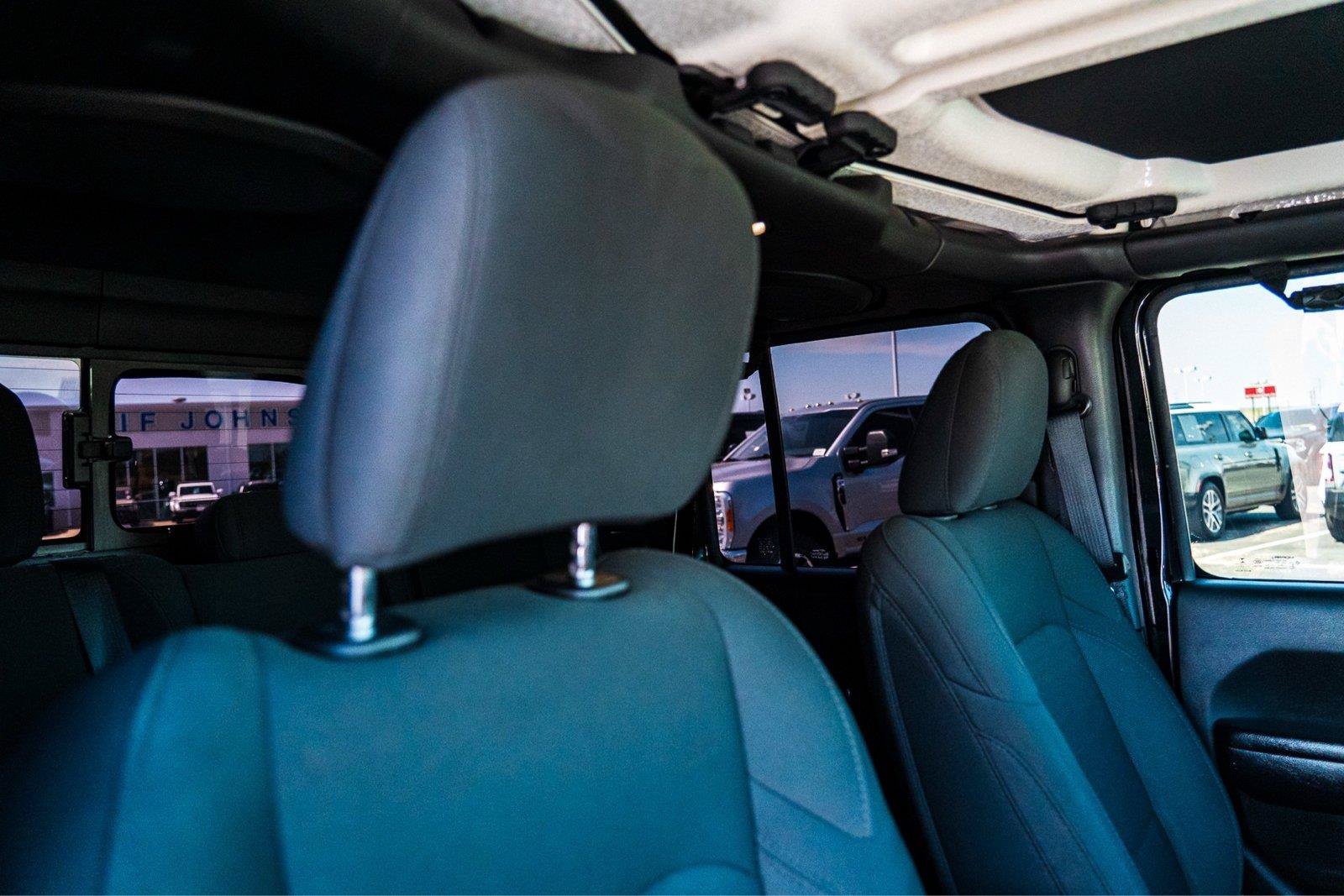 Used 2021 Jeep Gladiator Sport AWD/4WD image 33