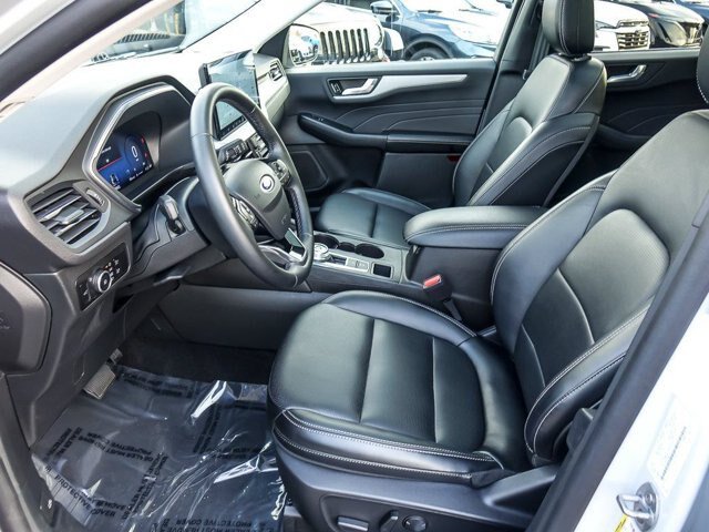 Certified 2025 Ford Escape Platinum AWD/4WD image 13
