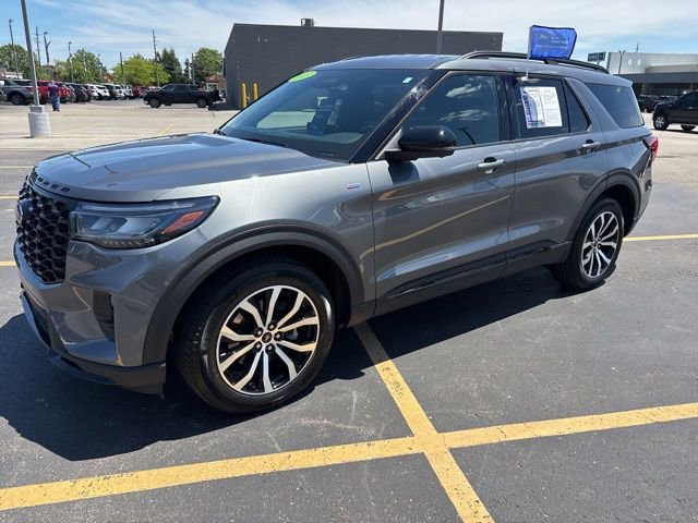 Certified 2025 Ford Explorer ST-Line AWD/4WD image 21