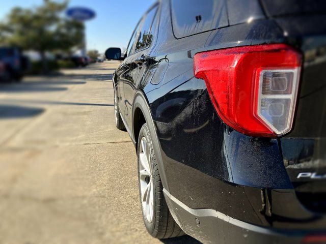 Certified 2021 Ford Explorer Platinum w/ Equipment Group 601A image 12