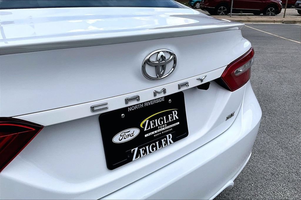 Used 2019 Toyota Camry SE FWD image 8