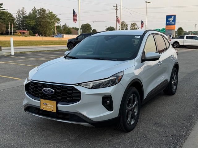 Certified 2025 Ford Escape ST-Line Select AWD/4WD image 38