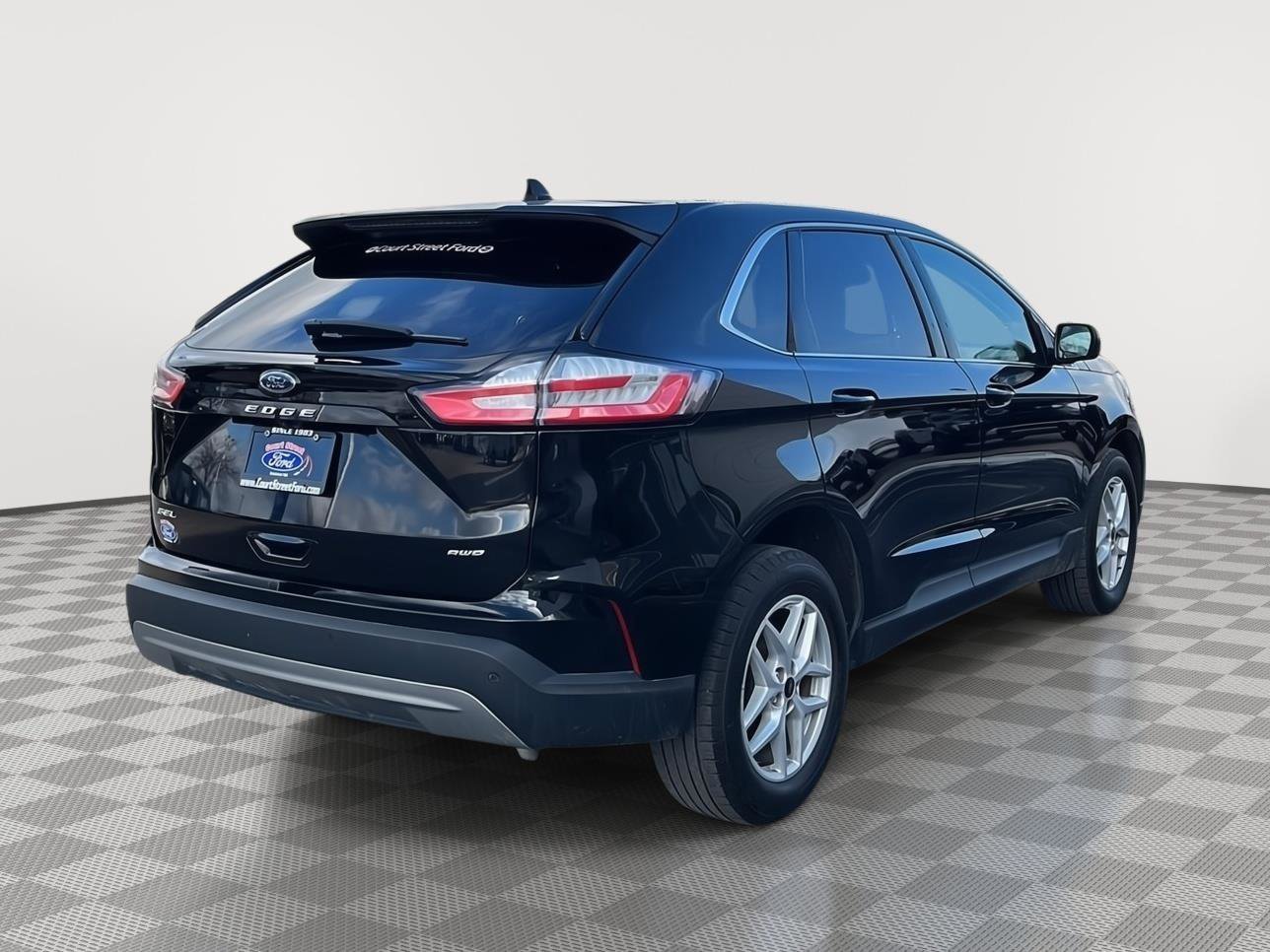 Certified 2024 Ford Edge SEL w/ Convenience Package image 5