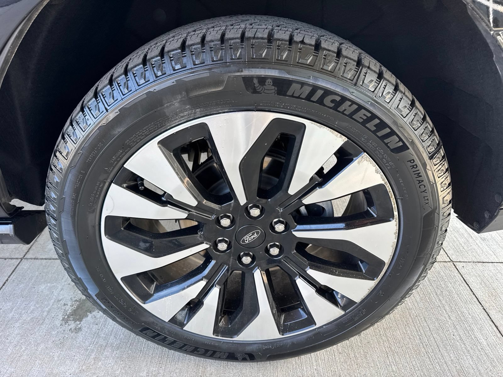 Certified 2025 Ford Expedition Platinum w/ Driver's Package AWD/4WD image 18