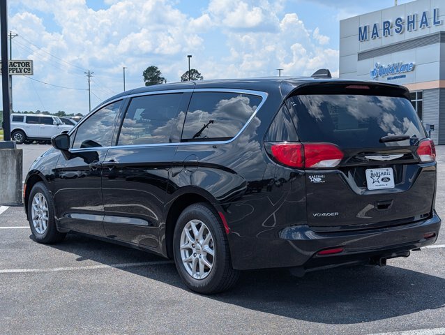 Used 2024 Chrysler Voyager LX FWD image 3